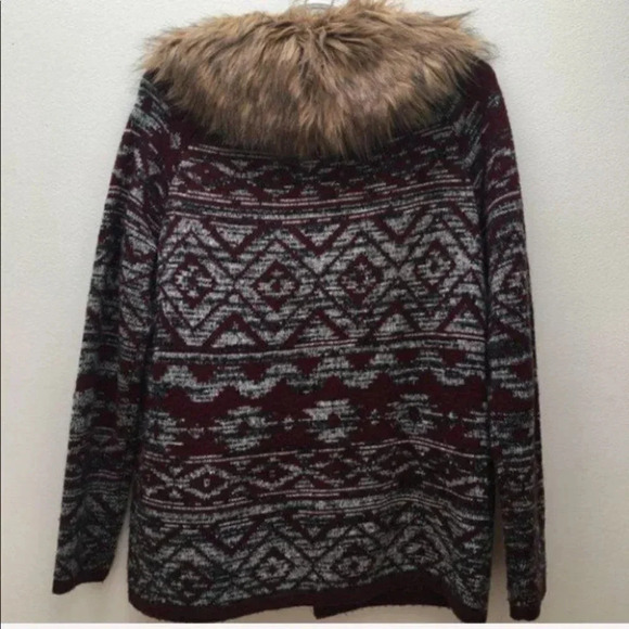 Forever 21 - Faux Fur Collar Y2K Sweater - Picture 2 of 7